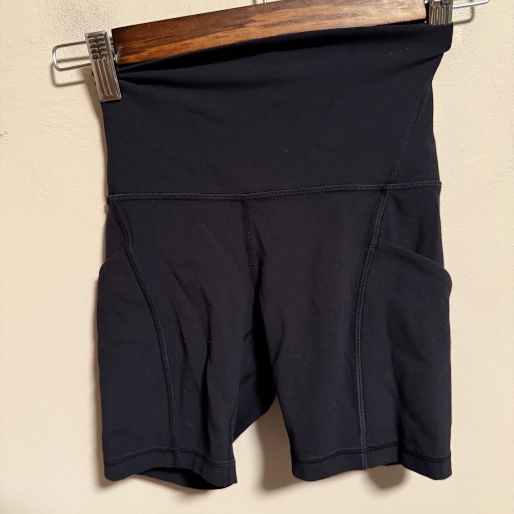 Lululemon Align High Rise Short 6" *Pockets
Black- Size 0 - Picture 5 of 5